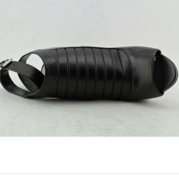 GUESS OPENED BACK BOOTIES - Picture 3 of 7